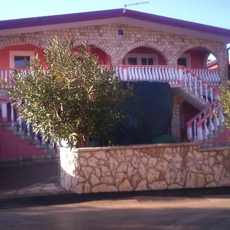 Toni Apartament *