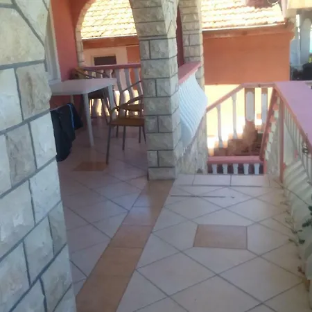 Toni Apartament Vir